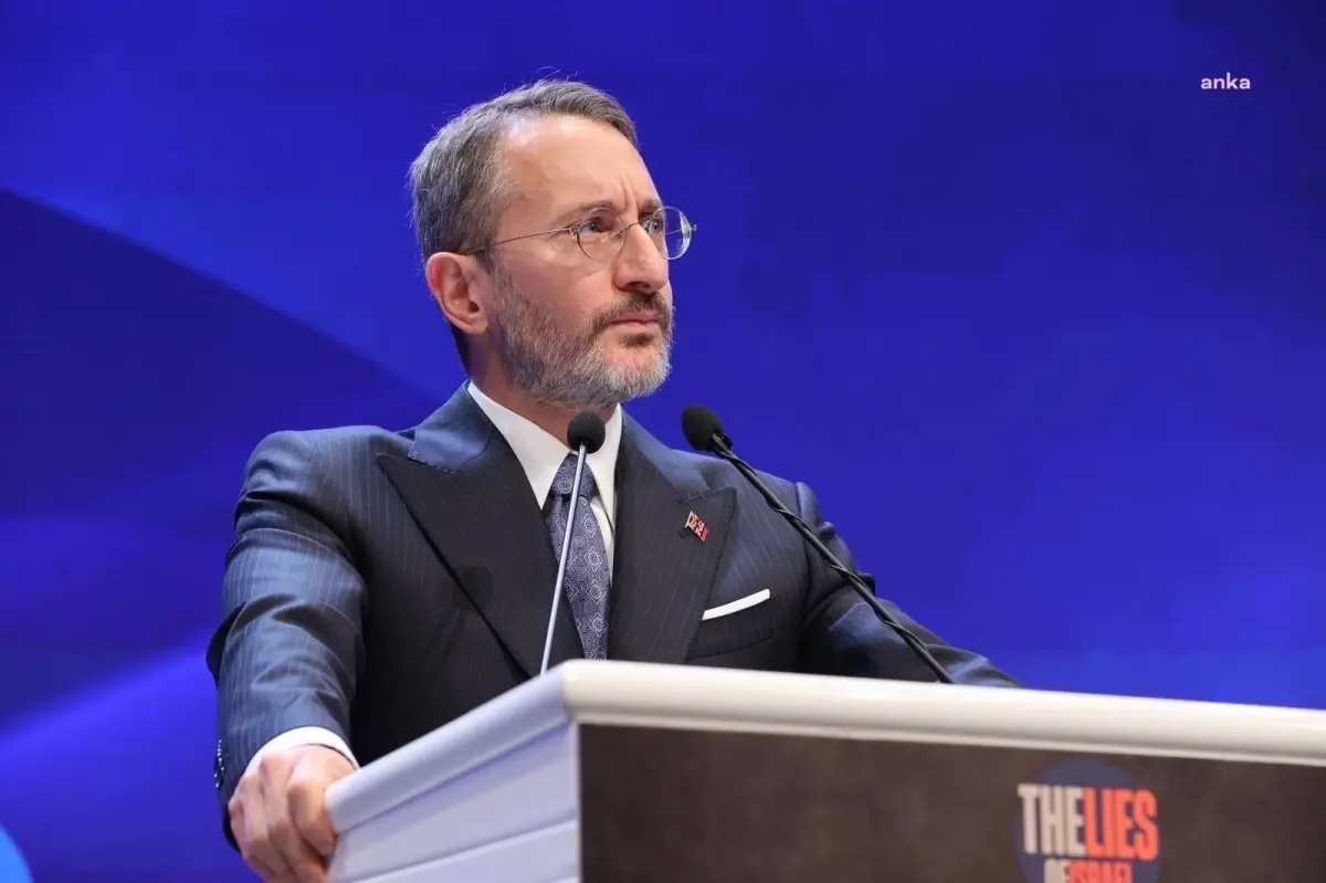 Cumhurbaşkanlığı İletişim Başkanı Fahrettin Altun'un kaleme aldığı Medya Etiği Kitabı,