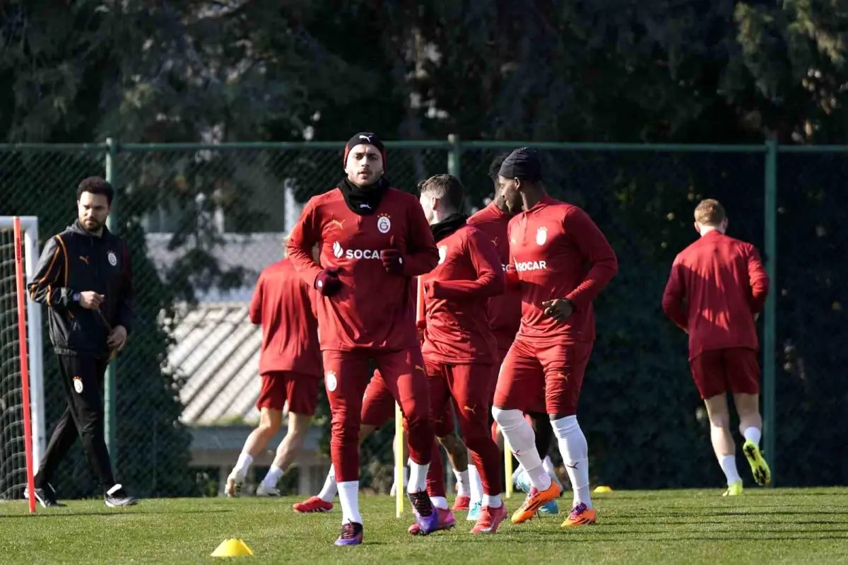 Galatasaray, Dinamo Kiev ile yapacağı kritik maç için hazırlıklarını sürdürüyor.