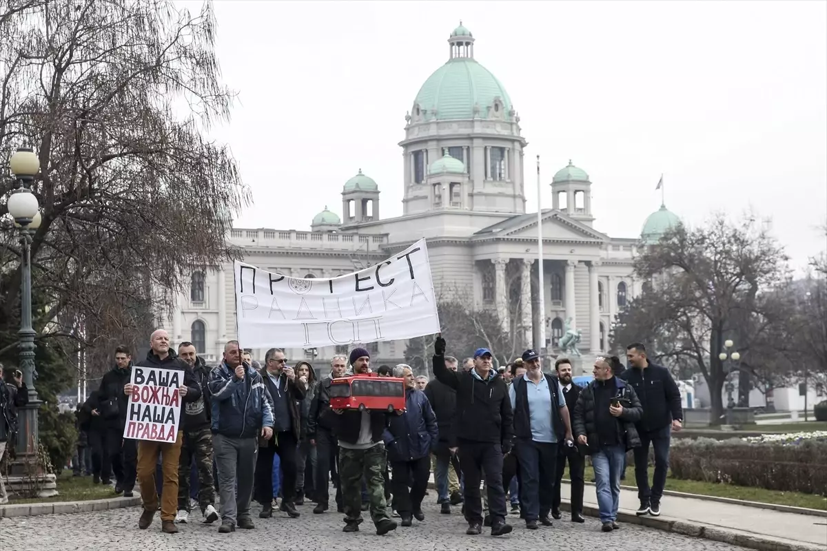 AB Komisyonu Üyesi Marta Kos, Sırbistan'a diyalog çağrısında bulunarak, bölgedeki