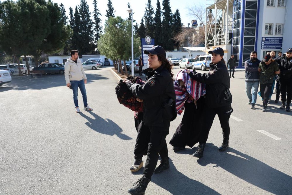 Adana'da Göçmen Kaçakçılığına Yönelik Operasyon: 17 Gözaltı