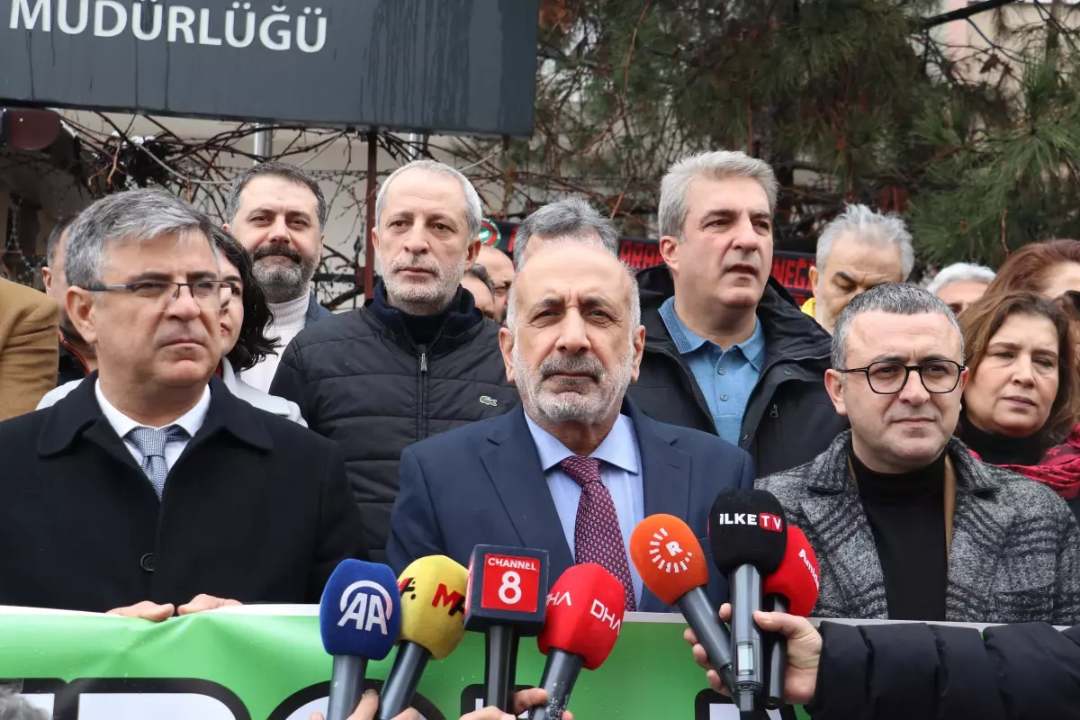 Amedspor, Diyarbakır Stadyumu'ndaki zemin sorununa dikkat çekmek amacıyla bir protesto