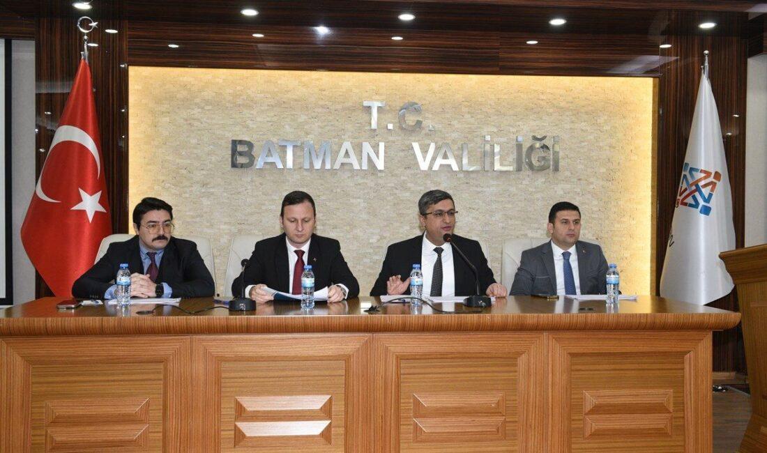 Batman Valisi Ekrem Canalp tarafından gerçekleştirilen “Mahalle Buluşmalarında” mahalle muhtarları tarafından iletilen taleplerin