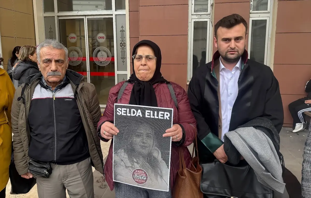 Manisa'da Gökhan Eller, boşanma aşamasındaki eşi Selda Eller'i boğarak öldürdü.