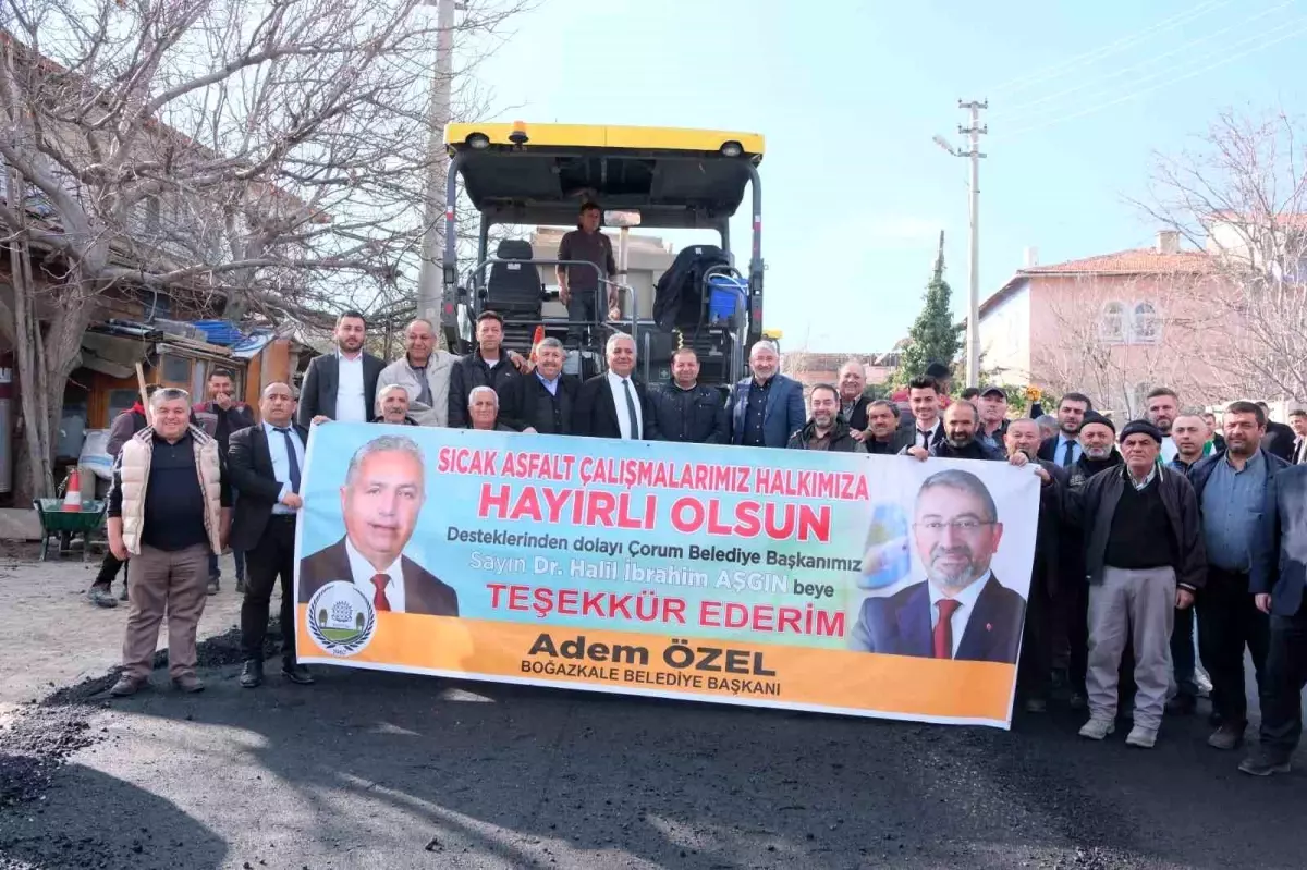 Çorum Belediyesi, ilçelere asfalt ve kilit taşı desteği sağlayarak, altyapı