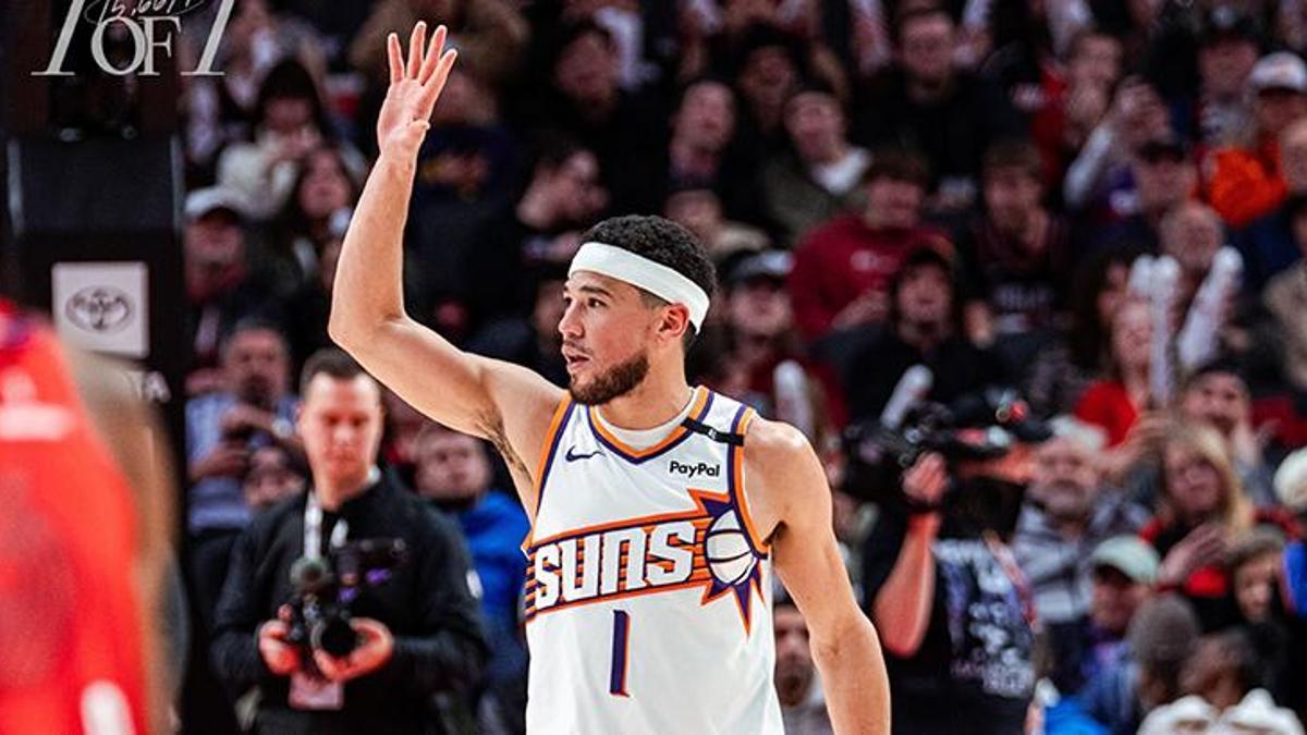 Devin Booker, Phoenix Suns'ın efsane oyuncusu olarak NBA tarihine adını