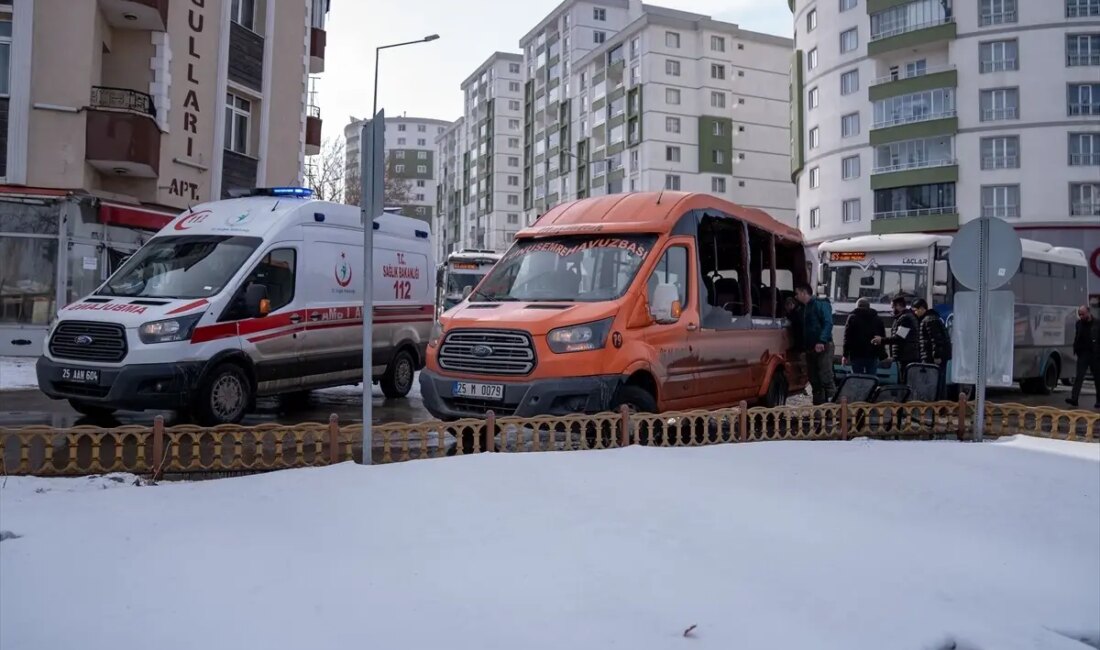 Erzurum'da meydana gelen trafik kazasında 4 kişi yaralandı. Olayın detayları,