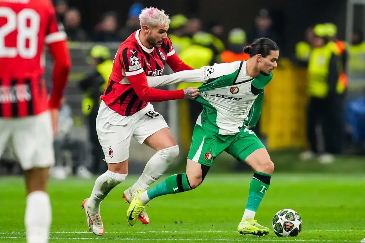 Uefa Şampiyonlar Ligi play-off turunda Milan, sahasında Feyenoord ile karşı