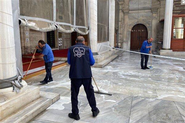 İBB, rutin cami temizlik çalışmalarını Ramazan’da da artırarak devam ettirecek.