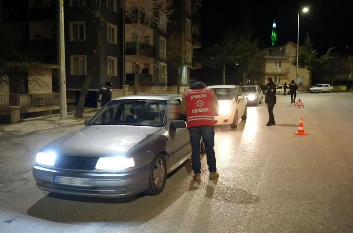 Isparta'da trafik ve narkotik denetimleri, güvenli bir şehir için hayati