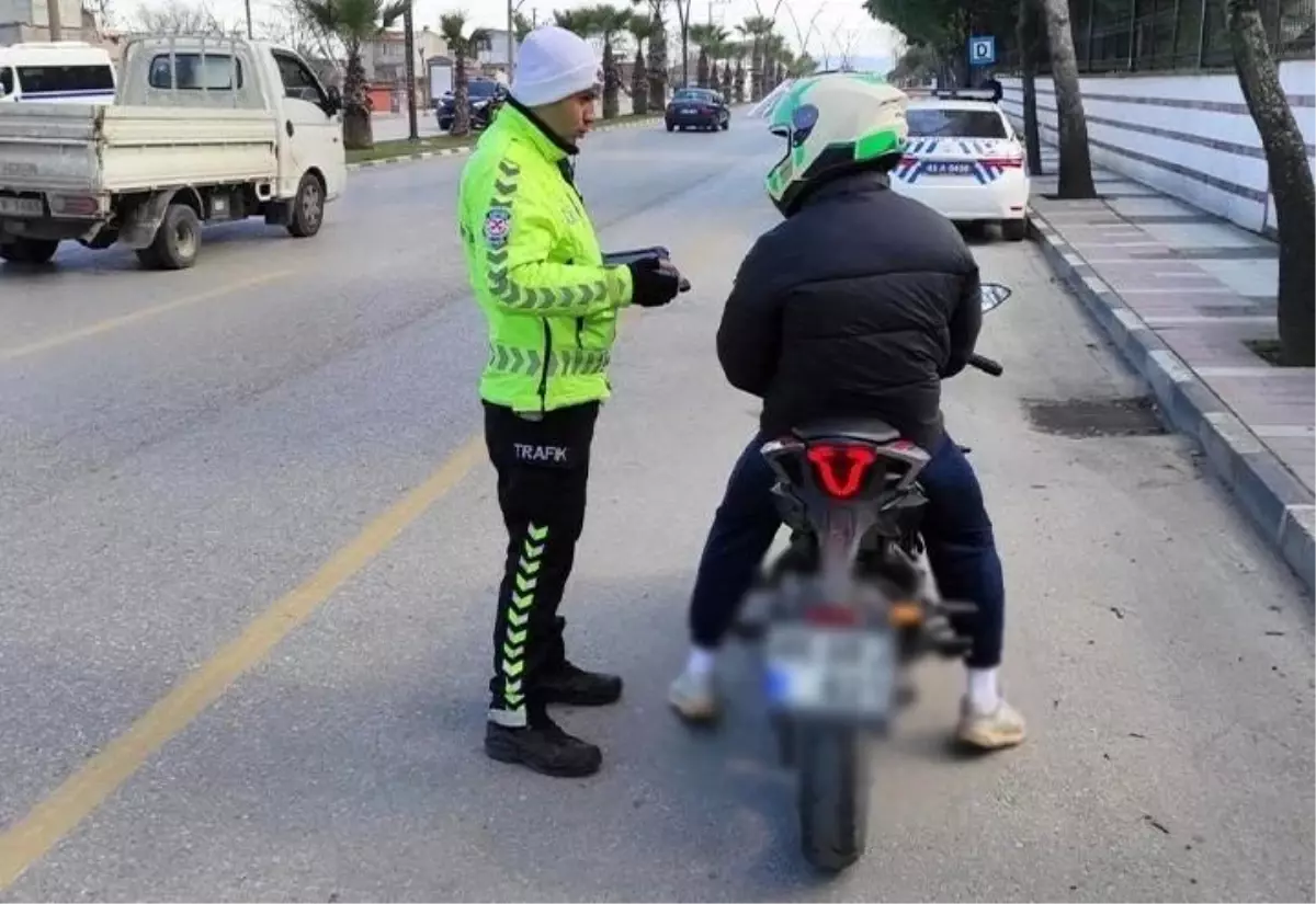 Manisa'da gerçekleştirilen motosiklet denetimlerinde 2,5 milyon TL ceza uygulandı. Güvenli