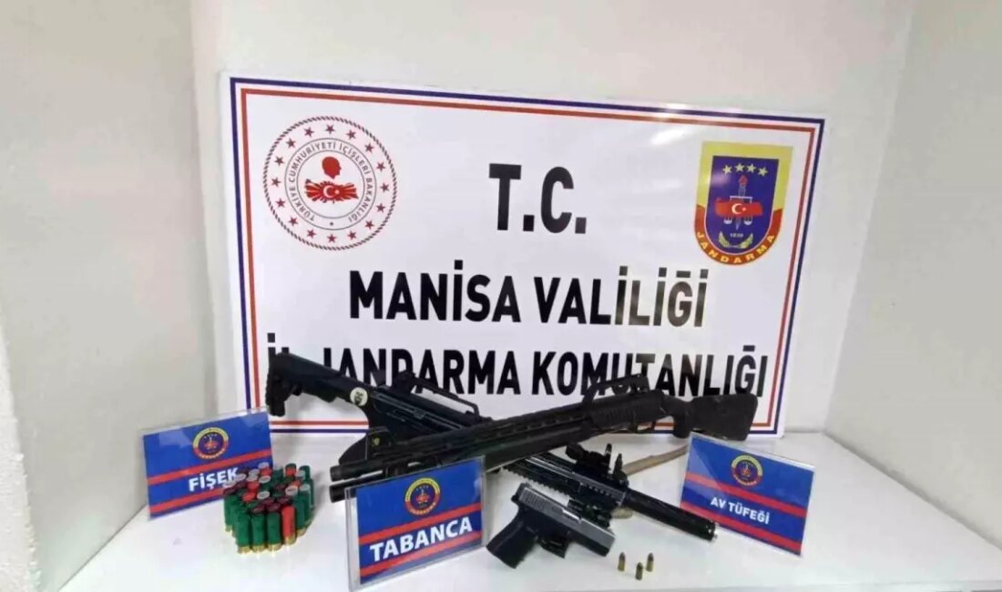 Jandarma, Salihli'de ruhsatsız 2 tabanca ve 3 av tüfeğiyle çok