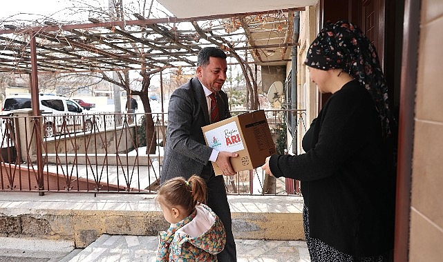 Nevşehir Belediye Başkanı Rasim Arı tarafından Nevşehir Belediyesi önünde startı