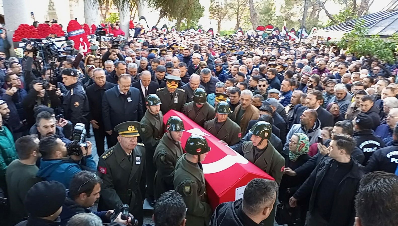 Şehit Binbaşı Murat Kemal Yetişen'in cenaze töreni, vatanseverliği ve azmiyle