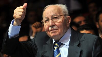 Ulusal Görüş hareketinin kurucu lideri ve Türk siyasetinin "Erbakan Hoca"sı