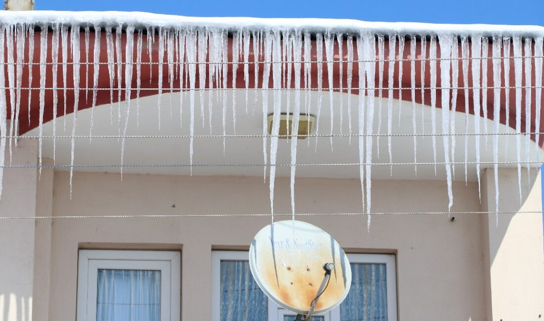 Dondurucu soğukların en fazla tesirli olduğu kırsal Bezirhane Mahallesi'nde hava