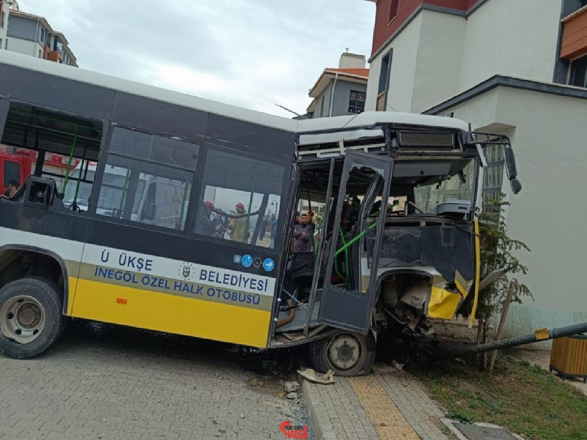 bursada halk otobusu 10 metrelik istinat duvarindan uctu 0 5TUKnrFc