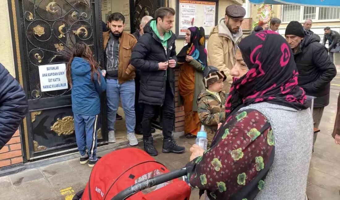 Ramazan'da artan dilenciler, cami önlerinde vatandaşlara rahatsızlık vermekte. Yasak dinlenmiyor.