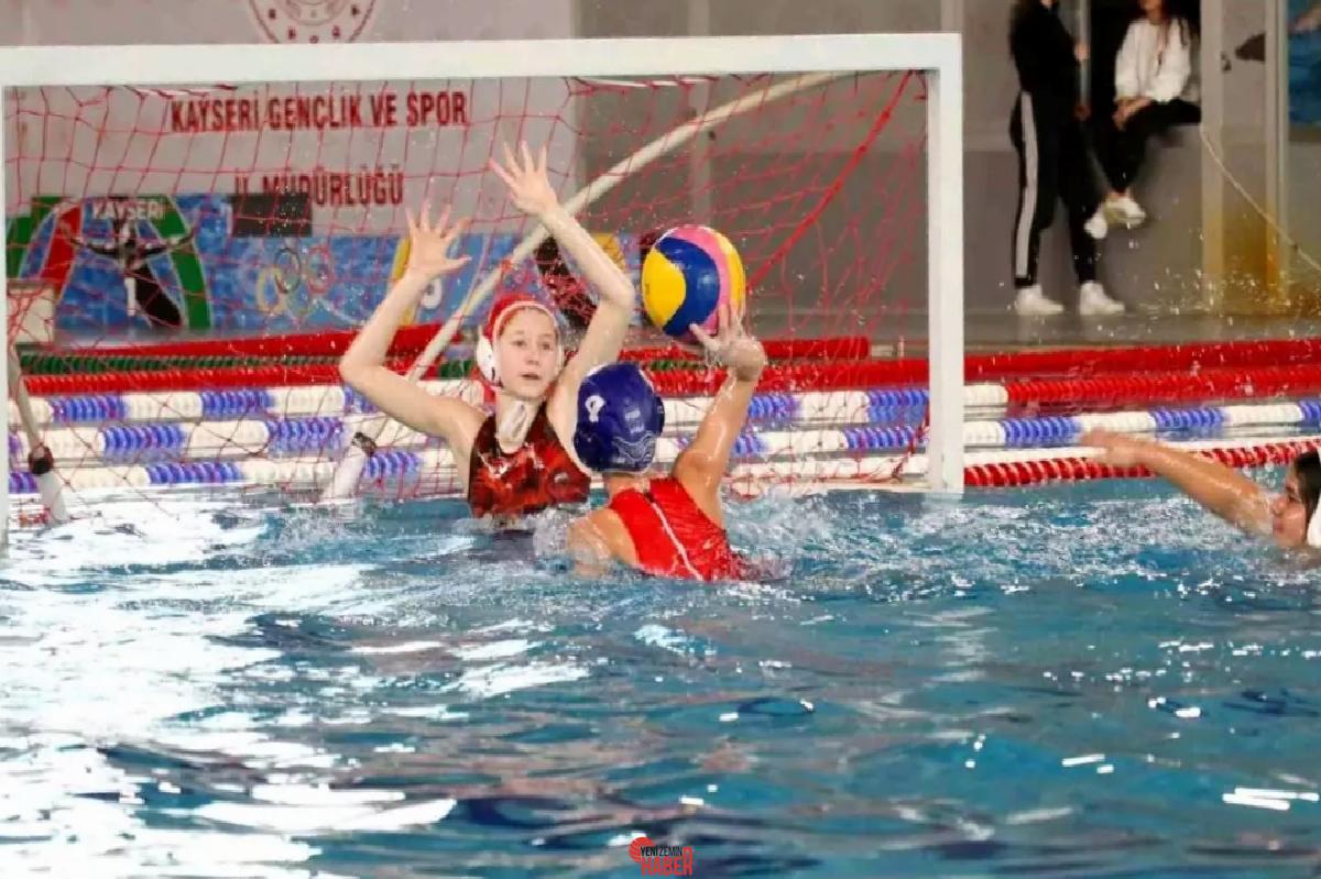 Kayseri'de düzenlenen U13 Kızlar Federasyon Kupası finalinde Galatasaray, ODTÜ'yü 11-4