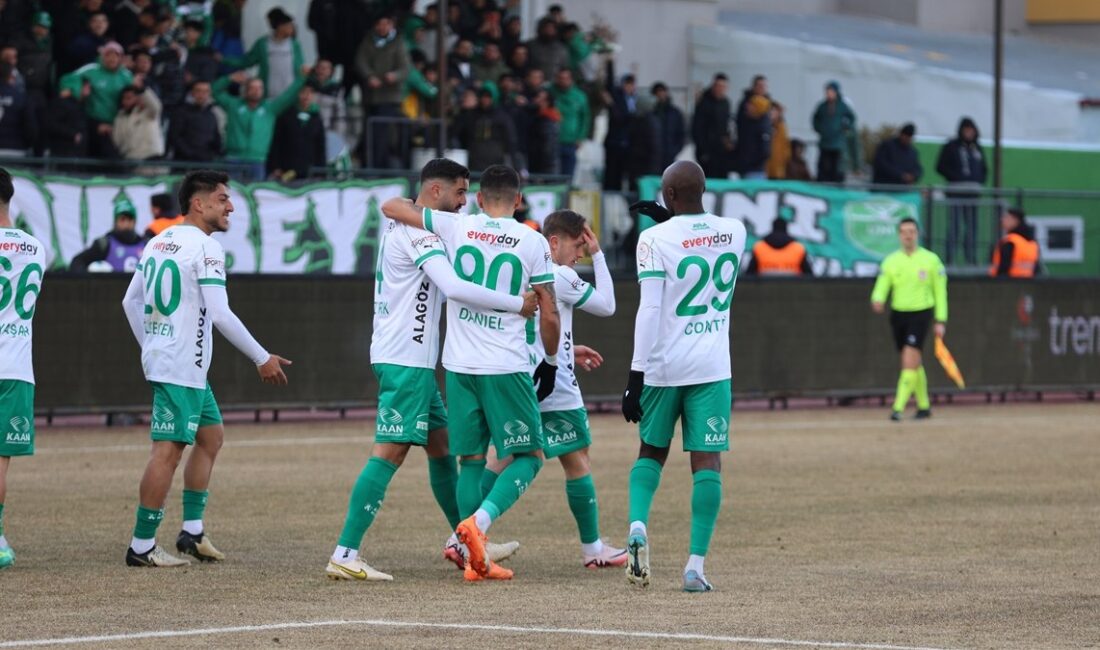 Iğdır FK, 1. Lig'in 27. haftasında sahasında Çorum FK'yı 1-0'lık