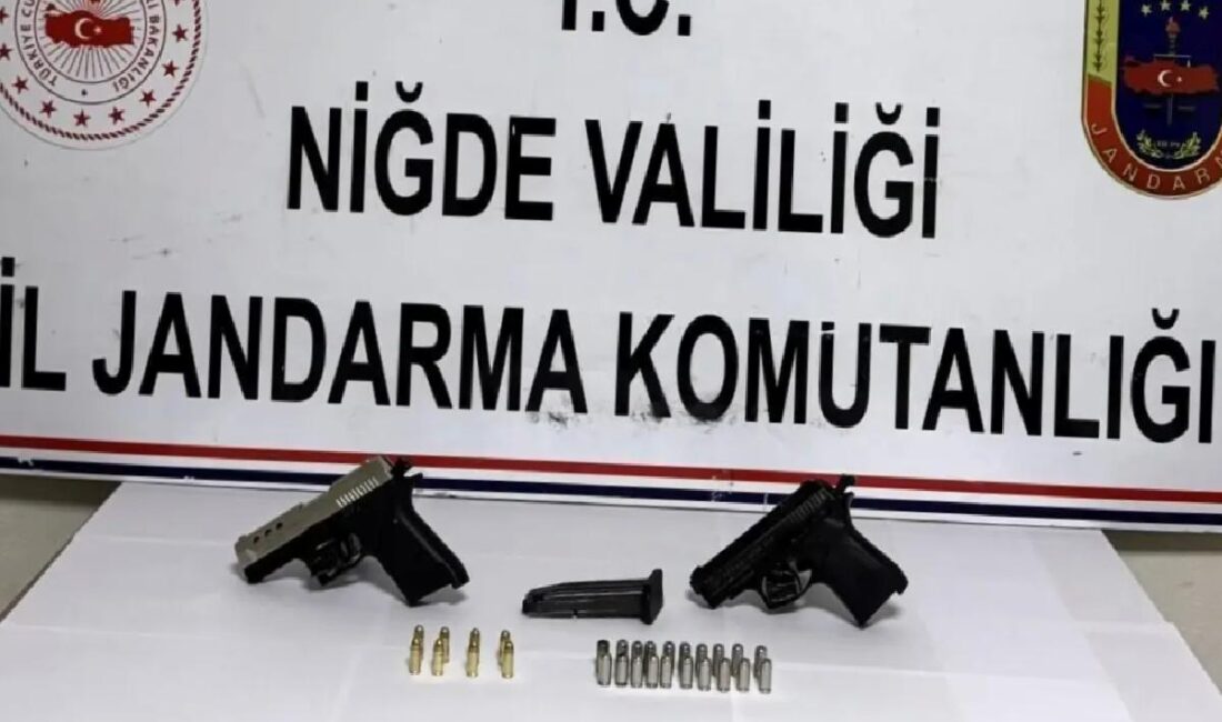 Jandarma, Niğde'de ruhsatsız silah ve uyuşturucu ile ilgili 3 kişi